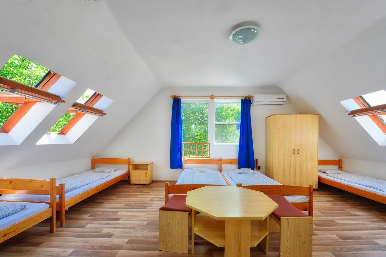Oliver Inn Балатонлелле Экстерьер фото