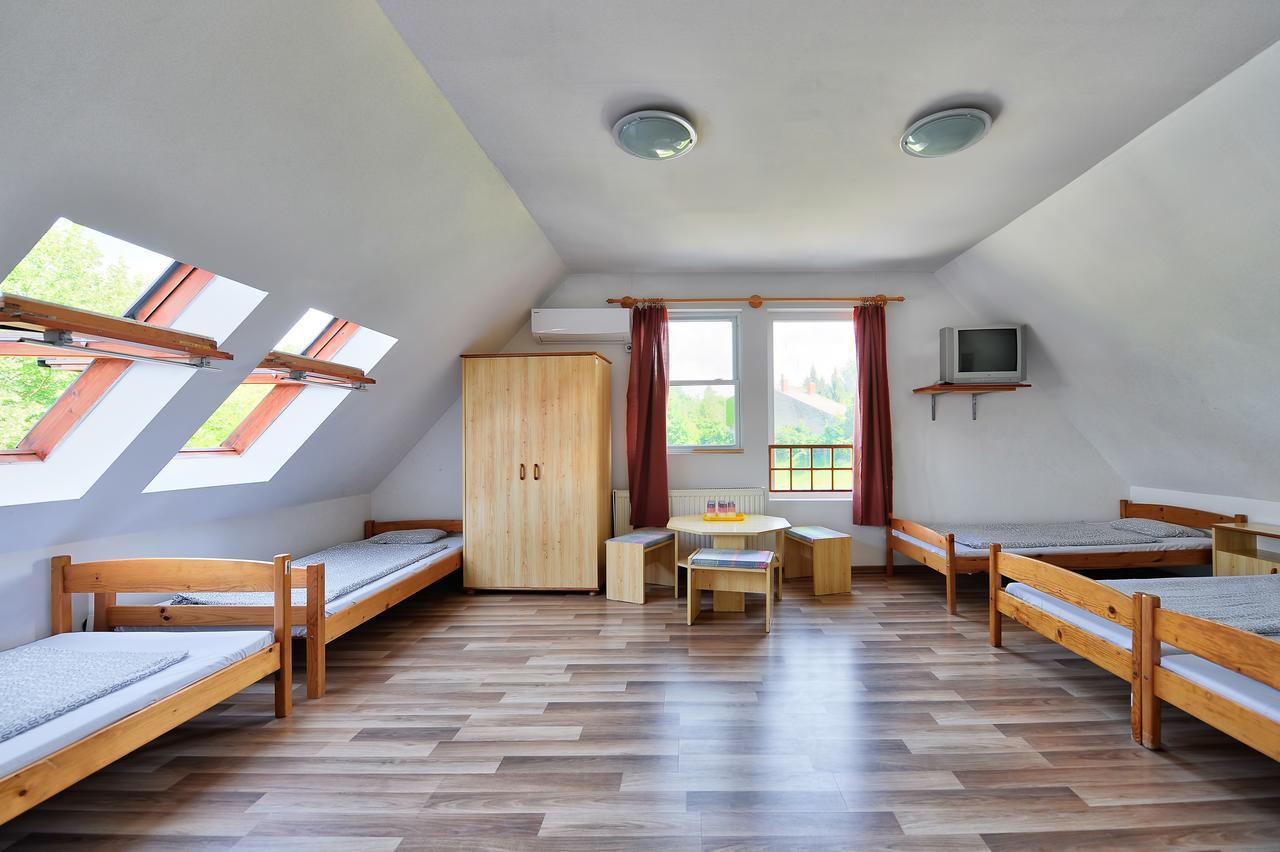Oliver Inn Балатонлелле Экстерьер фото